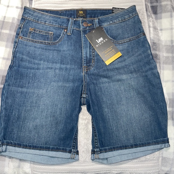 NWT Lee Riders slim fit high waisted Bermuda shorts - Picture 1 of 7